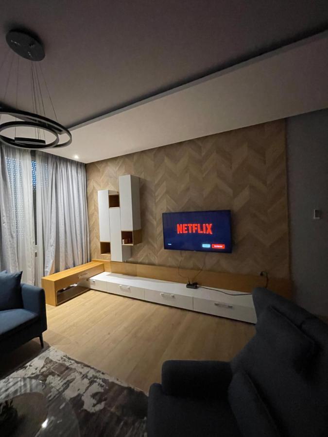 Lux Apartment Tiranë Ngoại thất bức ảnh